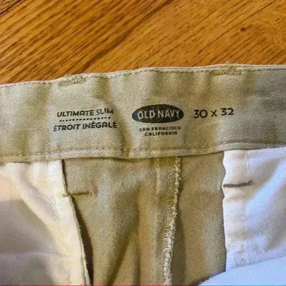 Old Navy khaki 30X32 - Picture 5 of 5